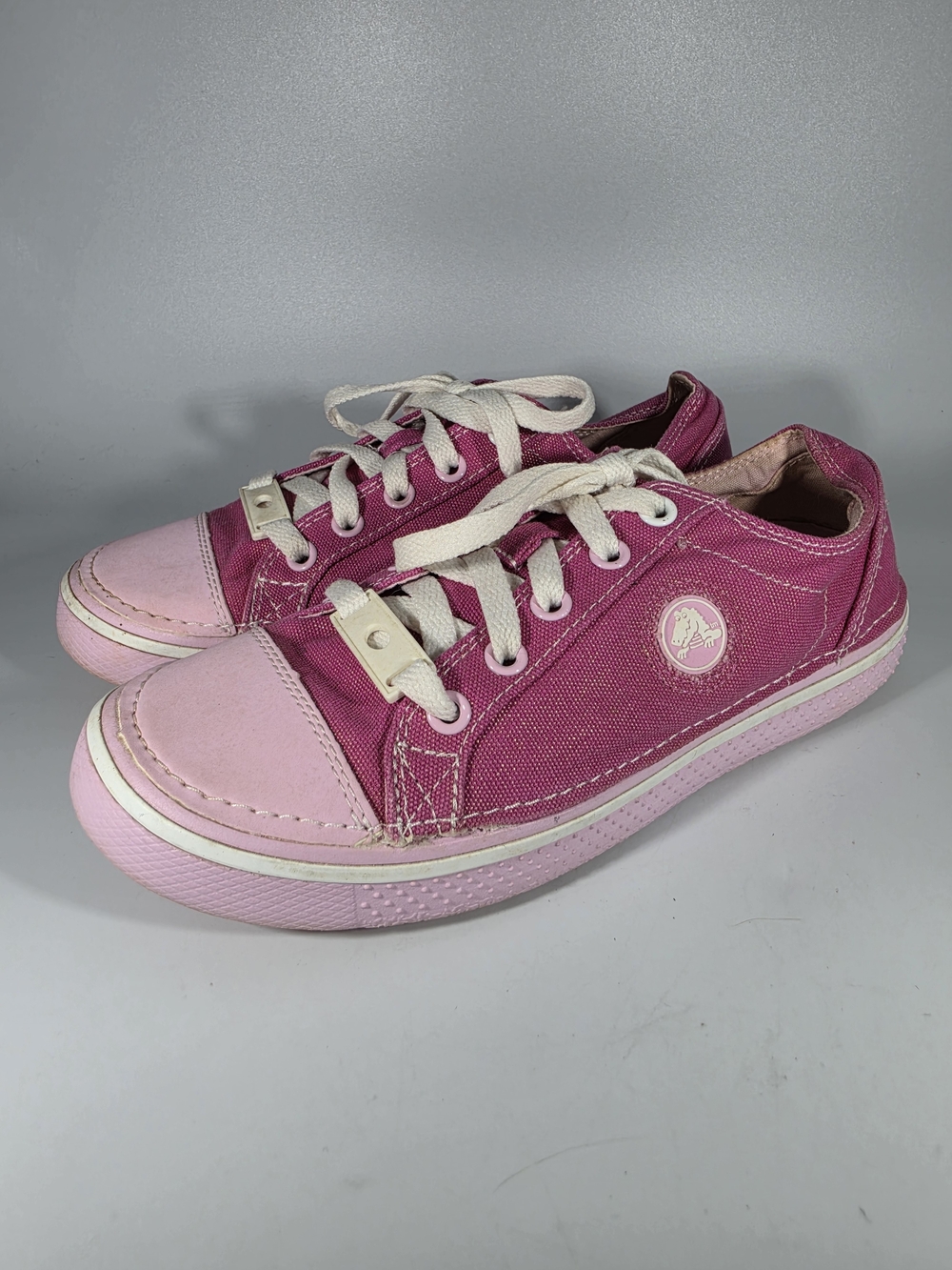 CROCS Girls Hover Sneakers Pink Metallic Size 5 Big Girls Lace Up Alligator Logo